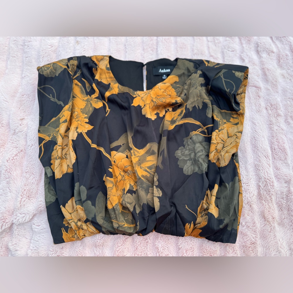Lizard Thicket Black and Gold Floral Crop Top